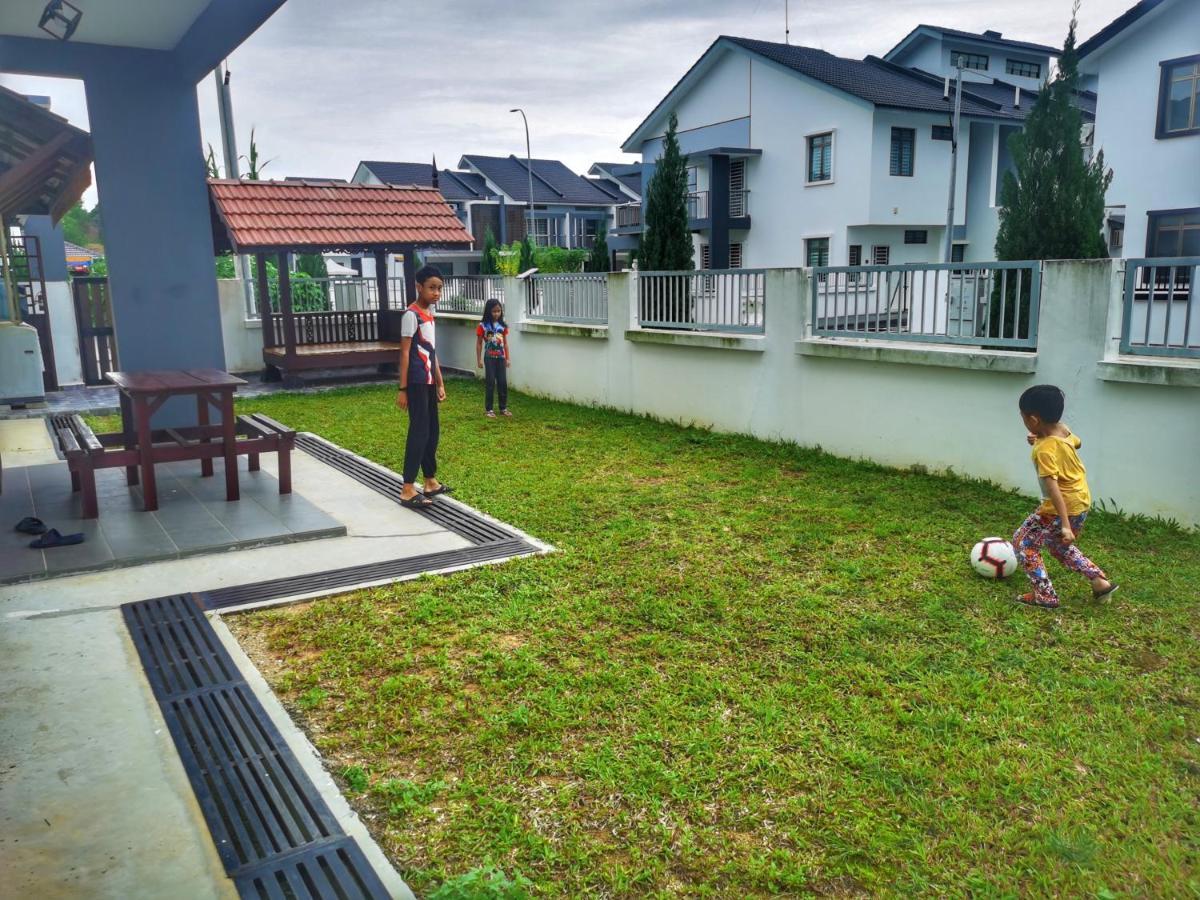 Pesona Suri Homestay Batu Pahat Luaran gambar